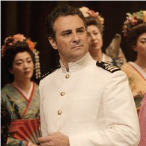 as B. F. Pinkerton "Madama Butterfly", Metropolitan Opera, 2006 (Photo: Ken Howard)