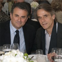 with actor Jeremy Irons | Luncheon in honor of Franco Zeffirelli - April 2008 | Photo: (c) Dario Acosta 2008