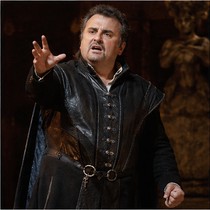as Gualtiero with Renee Fleming in "Il Pirata", Metropolitan Opera 2002 | Photo: Courtesy of the the Associated Press