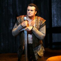 as Manrico in "Il Trovatore", Houston Grand Opera January 2005 | Photo: Brett Coomer
