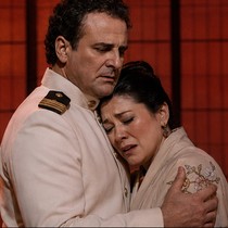 as Calaf with Andrea Gruber as Turandot in "Turandot", La Scala 2004 | Photo: Marco Brescia